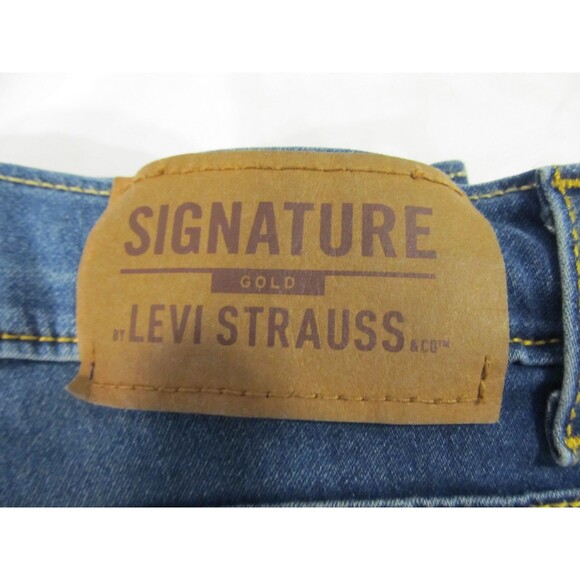 Levi’s Signature Gold Label Boys’ Jeans – Size 18 - Picture 5 of 5
